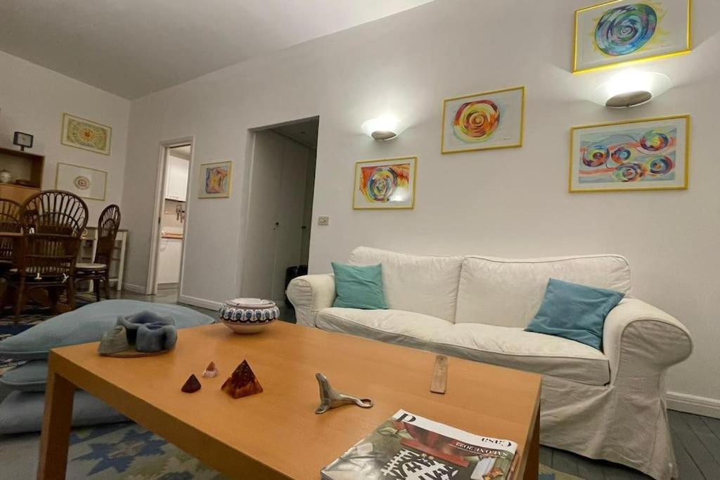 Vicolo San Trifone By Hili Apartment Roma Ngoại thất bức ảnh