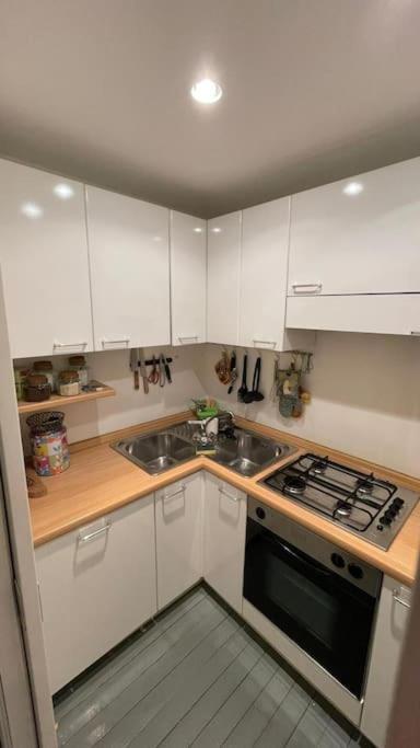Vicolo San Trifone By Hili Apartment Roma Ngoại thất bức ảnh
